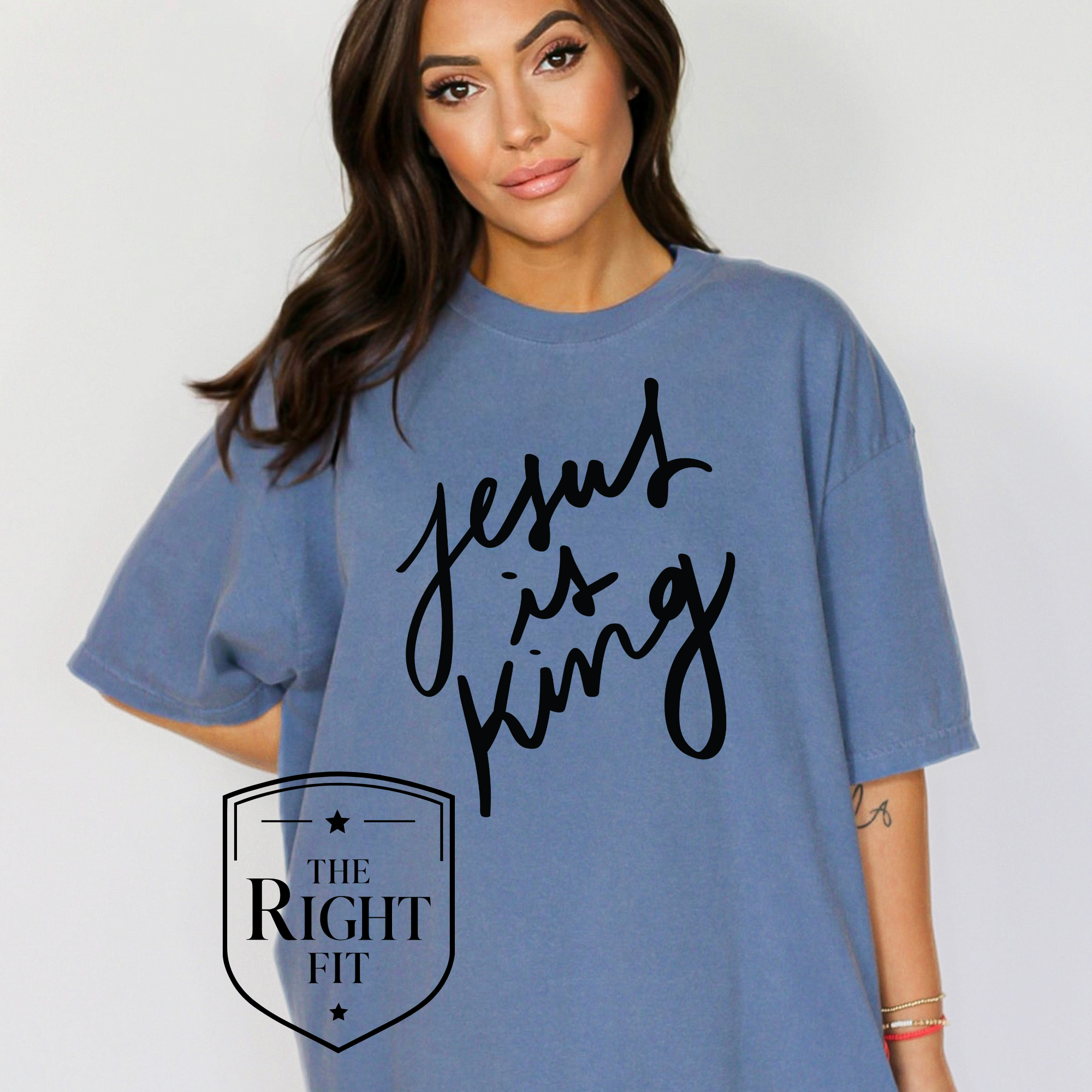 Script Jesus is King Shirt